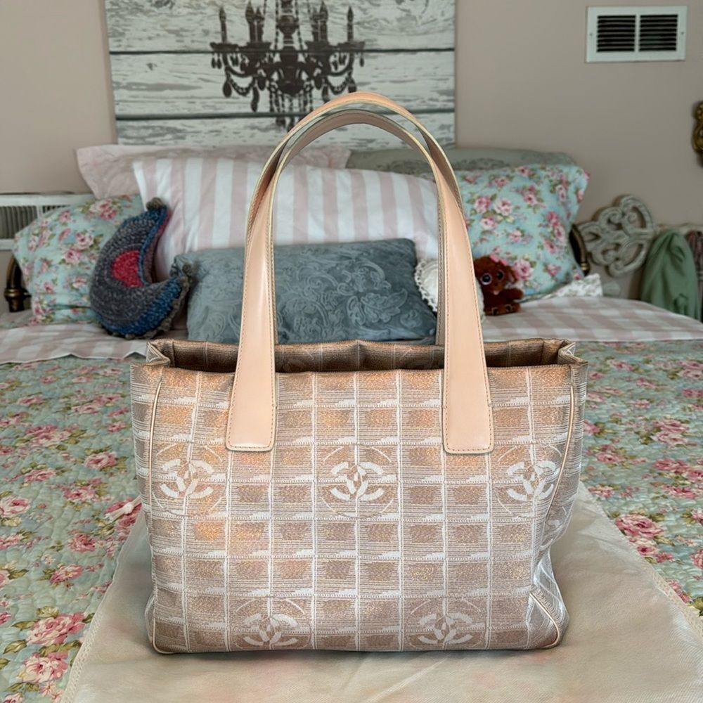 Authentic! *VTG* CHANEL Metallic Sheen Small Travel Ligne Shopper Tote